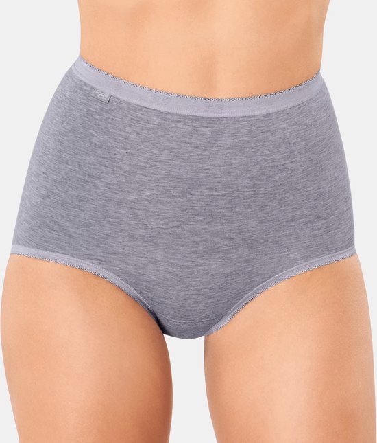 Grijze maxi slip van gemêleerd materiaal met kanten rand langs de tailleband en beenopeningen.