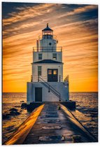 Dibond - Vuurtoren bij de Zee met Zonsondergang - 60x90 cm Foto op Aluminium (Met Ophangsysteem)