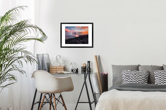 Volcan de Lava près de l'océan