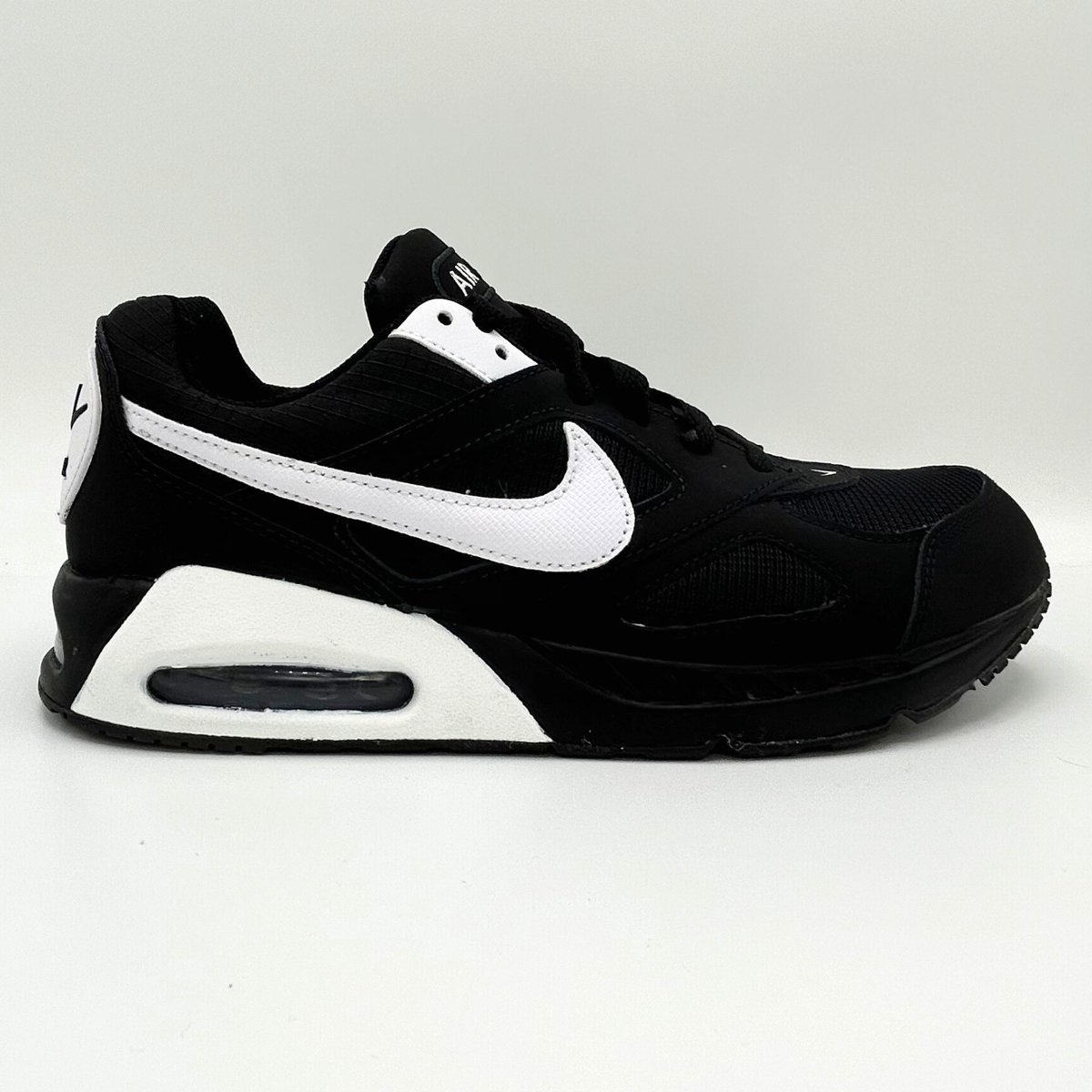Nike Air Max IVO Zwart