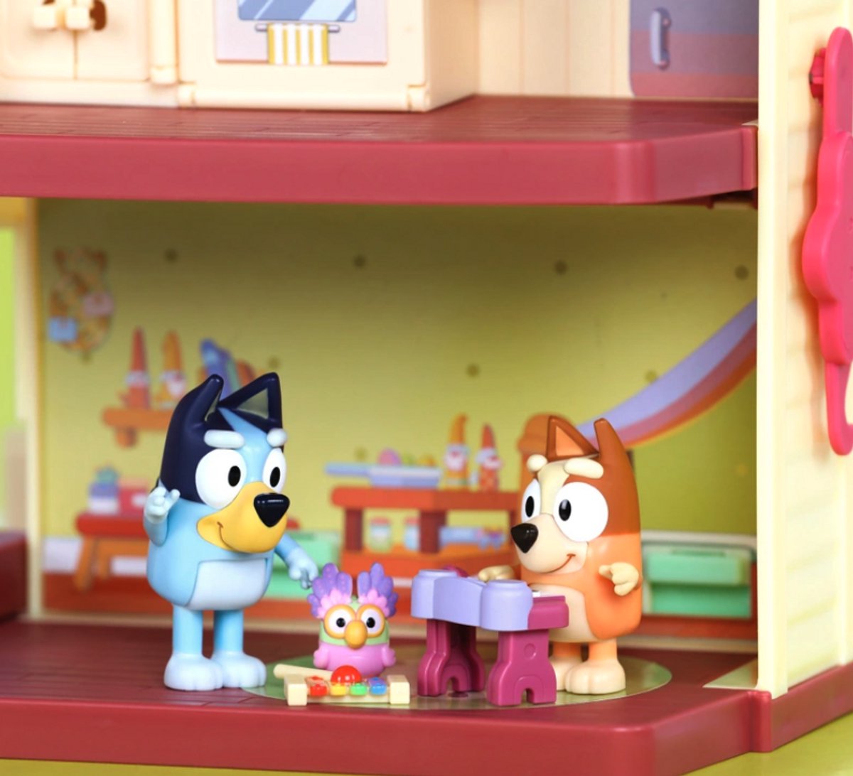 Bluey Speelgoed - Enorm Groot Licht en Geluid Speelhuis - 43 cm Hoog x 76 cm Breed - 3 Figuren en 15 Accessoires - Speelset - Vanaf 3 jaar - Figuren - Poppetjes — afbeelding 3