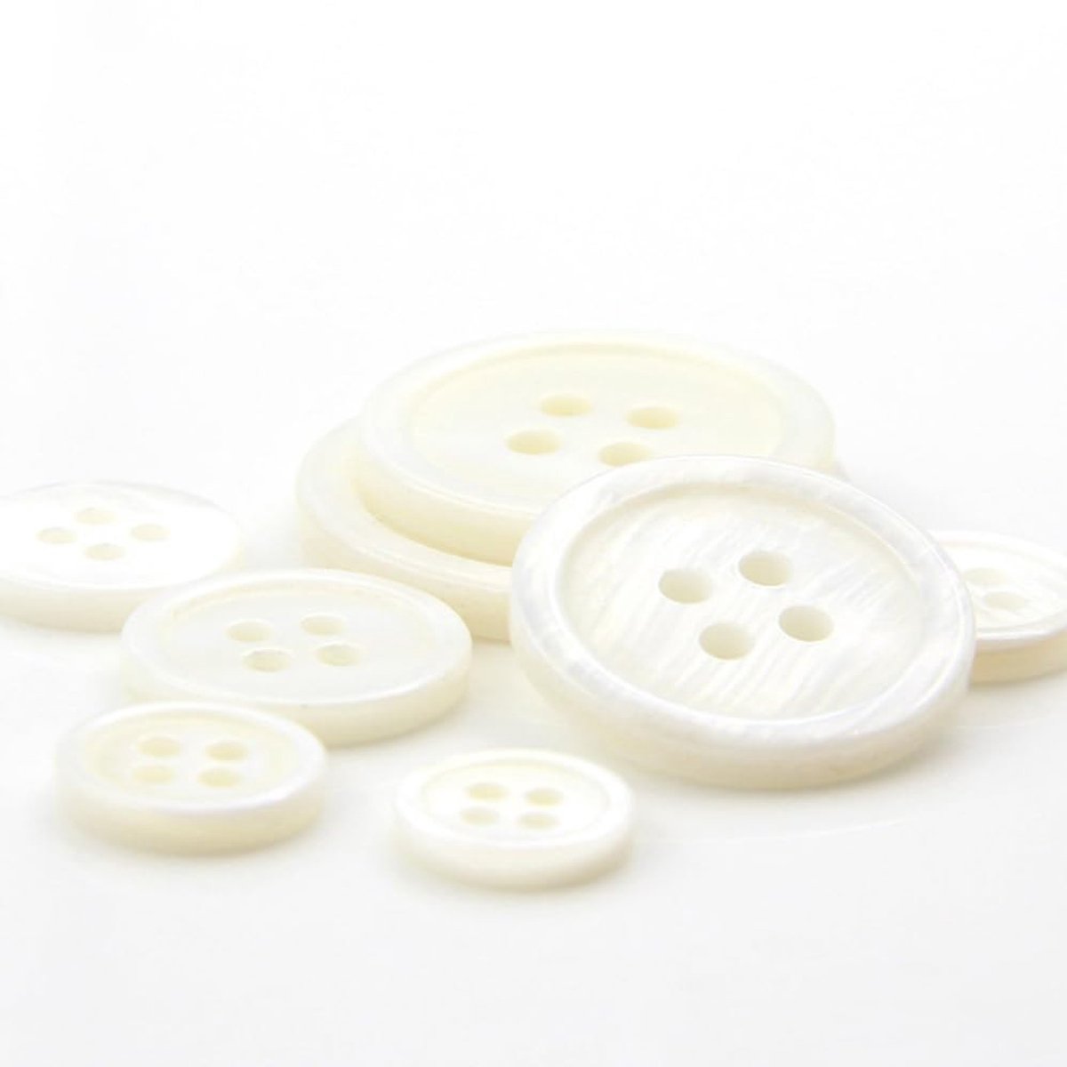 Dailygoods - 40 Stuks Witte Schelpknopen voor Naaien