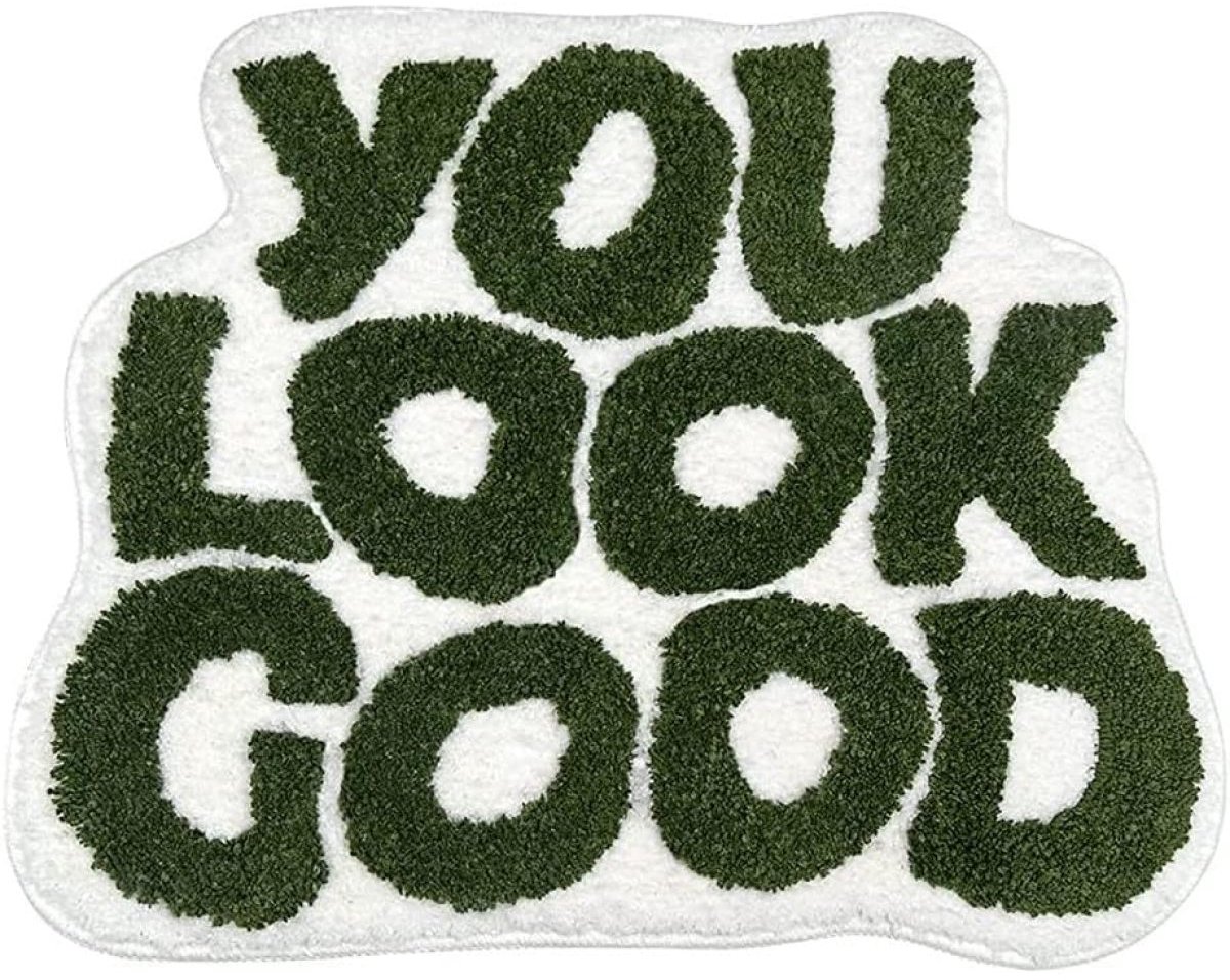 QTTVBTNA – 1 Stuk Badmat - met Tekst “You Look Good” - Microvezel Bademat Zacht en Comfortabel - Sterk Absorberend en Sneldrogend - Antislip en Wasbaar - Geschikt voor Badkamer en Douche - Modern Decoratief Design - 64 x 54 cm - Groen