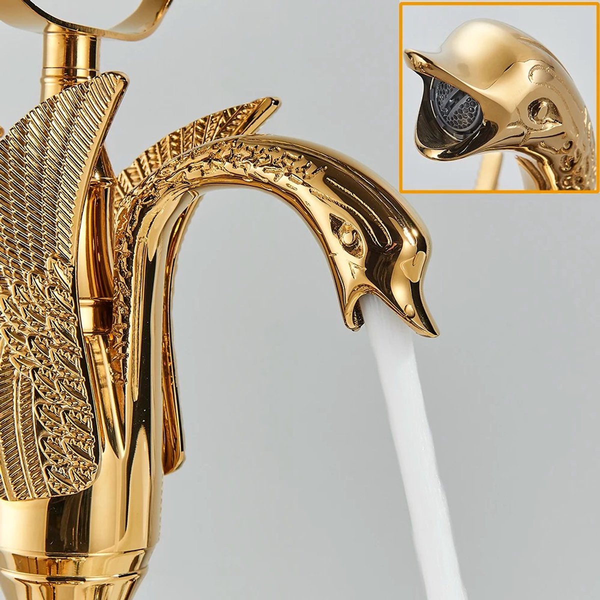 RosaBloom zwaan badkraan - Nostalgische Kraan - Klassieke wandkraan - Retro douchekraan - Met handdouche - Crystal grip - Messing - Goud