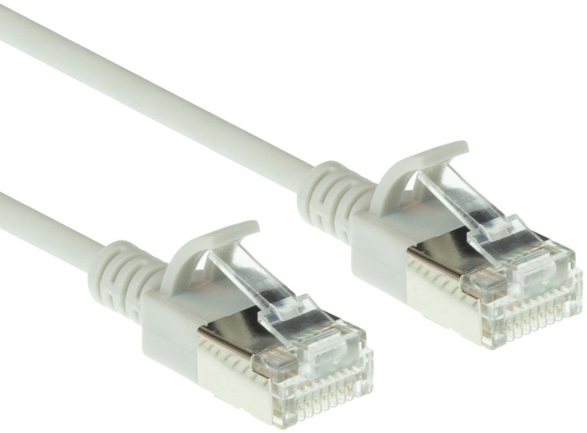ACT Grijze 0,5 meter LSZH U/FTP CAT6A datacenter slimline patchkabel snagless met RJ45 connectoren DC7000
