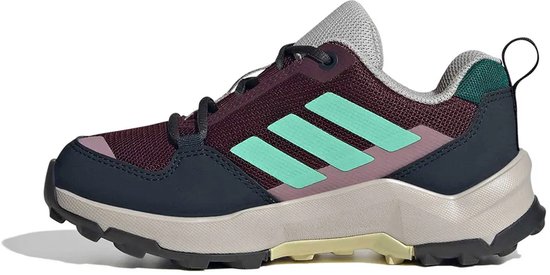 Paarse wandelschoen met mintgroene Adidas stripes, lichtroze en donkerblauwe details, en een grijze zool met "TERREX" logo.