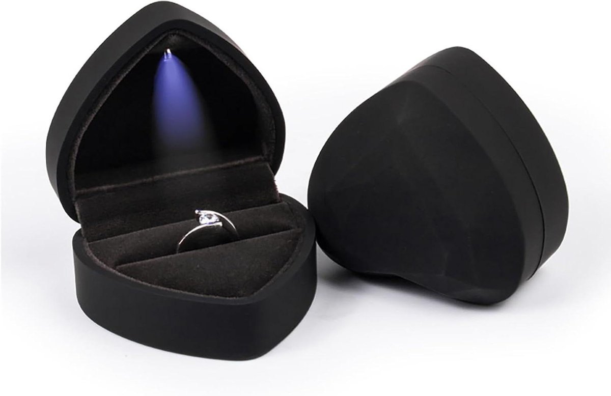 Ringendoos Hartvorm - Doosje Verlovingsring - Cadeau Overhandigen - Met LED Lampje - 7.2 x 6.6 x 4.5 cm - Zwart