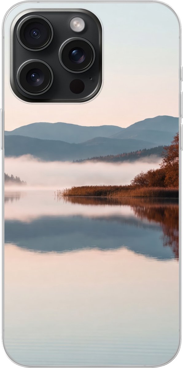 Telefoonhoesje Geschikt voor iPhone 15 Pro Max hoesje - Water - Bomen - Mistlaag - Siliconen Telefoonhoesje Telefoonhoesje