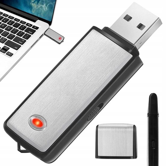 Zilverkleurige USB-stick met rode indicator, aangesloten op laptop. Dopje los erbij.