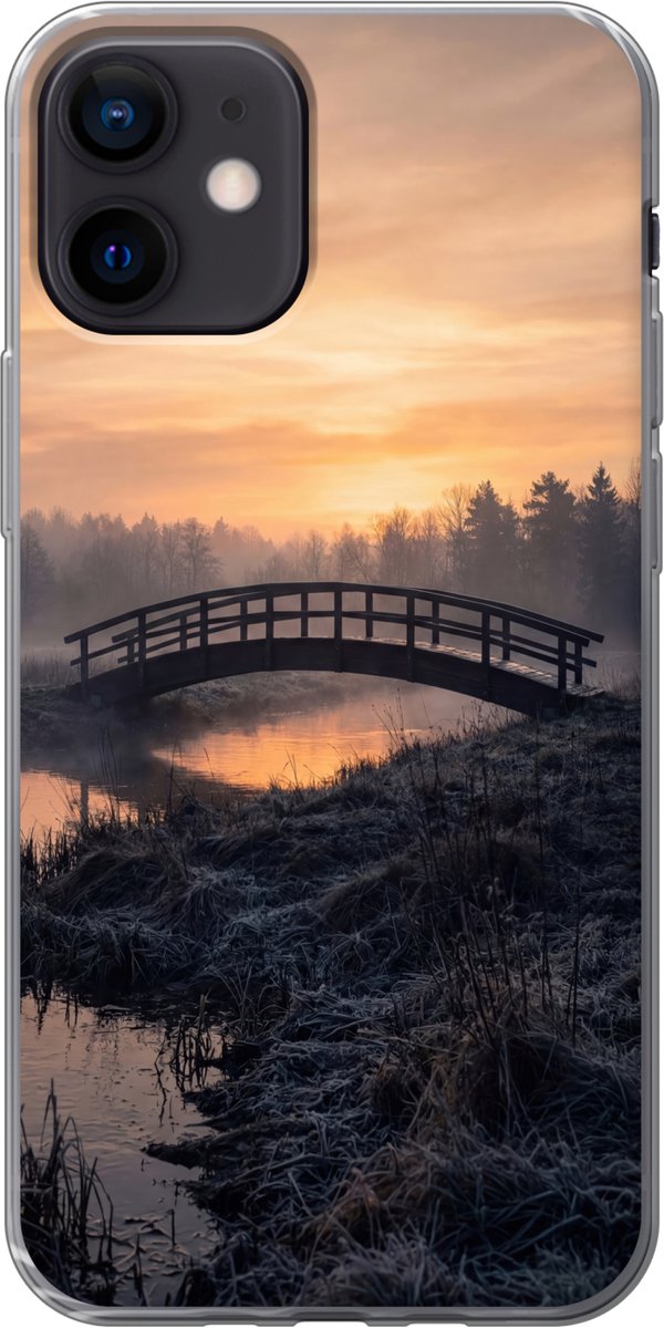 Telefoonhoesje Geschikt voor iPhone 12 mini hoesje - Brug - Mist - Bomen - Water - Siliconen Telefoonhoesje Telefoonhoesje