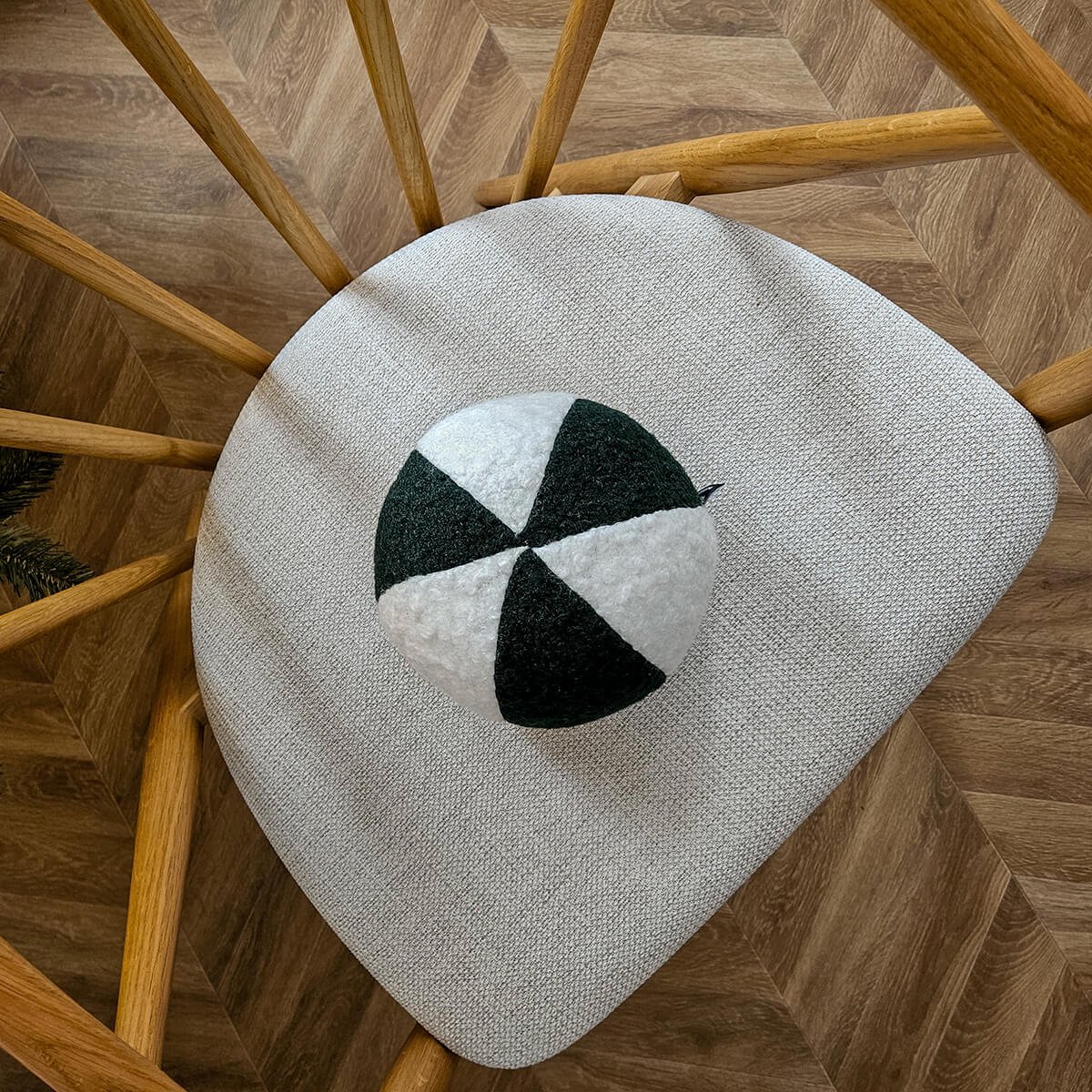 Decordruk Soft Loop - Sierkussen - Biało-Groen - Kleine Bal