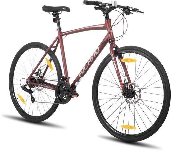 Bordeauxrode Hiland hybride fiets met 700C wielen, 21 versnellingen en mechanische schijfremmen.