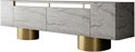 Tv-meubel in marmerlook met gouden poten en gouden accenten.