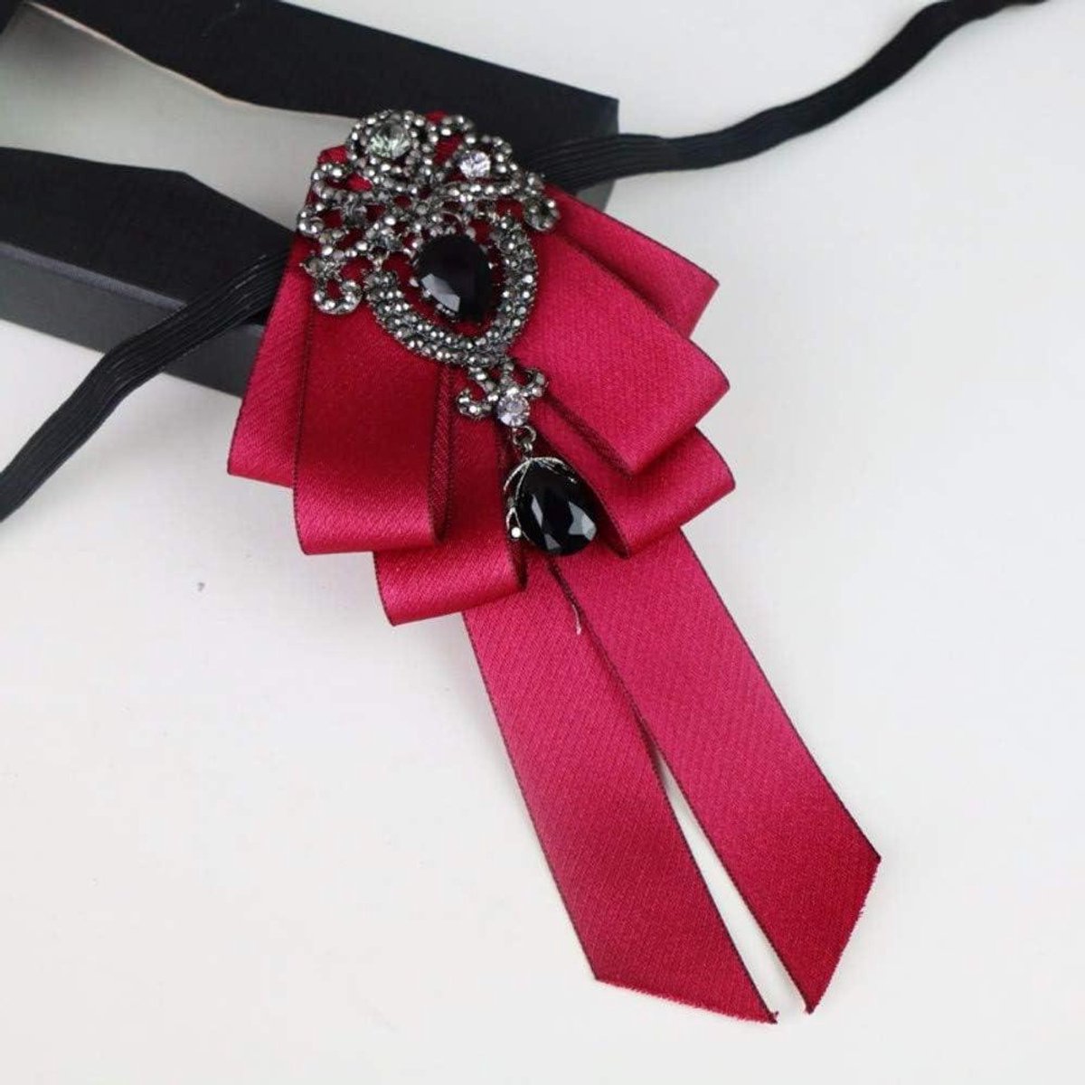 Bloemen Broche - Lint Cameo - Outfit Versieren - Glanzende Steentjes - N.v.t. - Multicolor