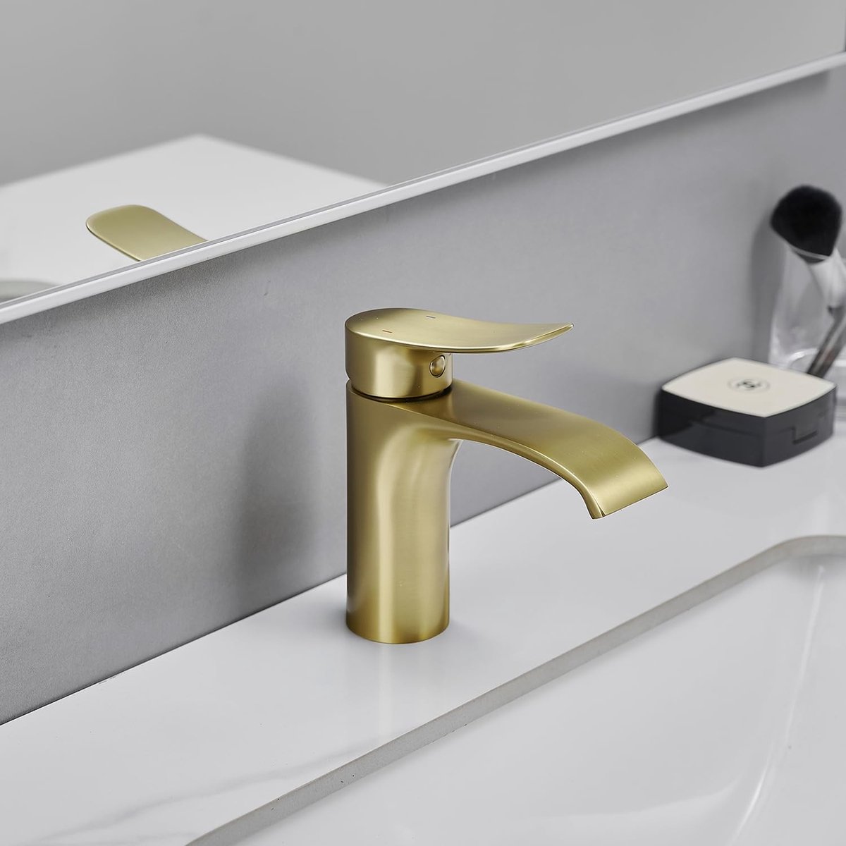 Dailygoods- Wastafelkraan Geborsteld Goud - Badkamer Kraan - Enkel Handvat - 1 Gat - Massief Messing - Totale Hoogte 142 mm - Badkamerkraan