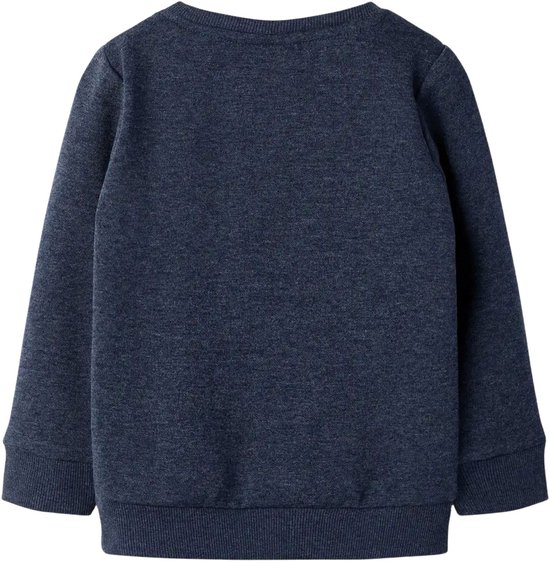 Achterkant van een donkerblauwe sweater voor kinderen met ronde hals en lange mouwen.