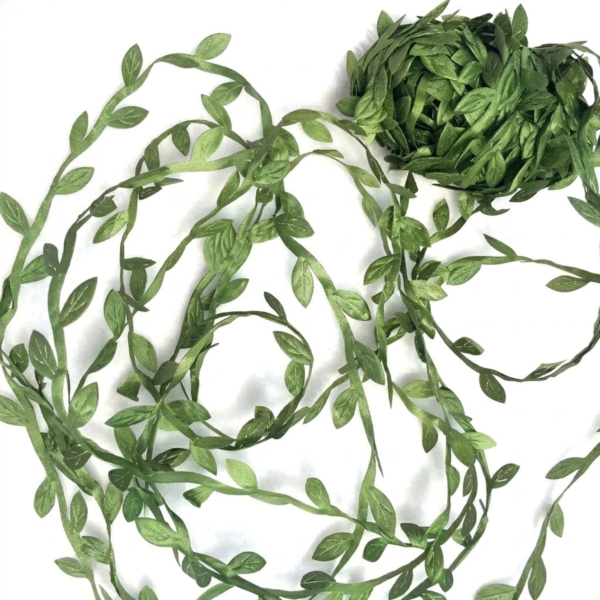 Groen nep blad ranken decoratie dames en heren kunstmatige bladeren slinger 20 meter voor DIY kransen en huis decoratie