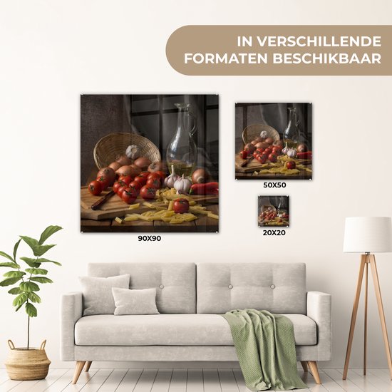 ® Glasschilderij 50x50 cm - Schilderij acrylglas - Snijplank - Groente - Stilleven - Pasta - Uit - Tomaat - Snijplank - Foto op glas - Muurdecoratie woonkamer - Wanddecoratie slaapkamer - Schilderijen