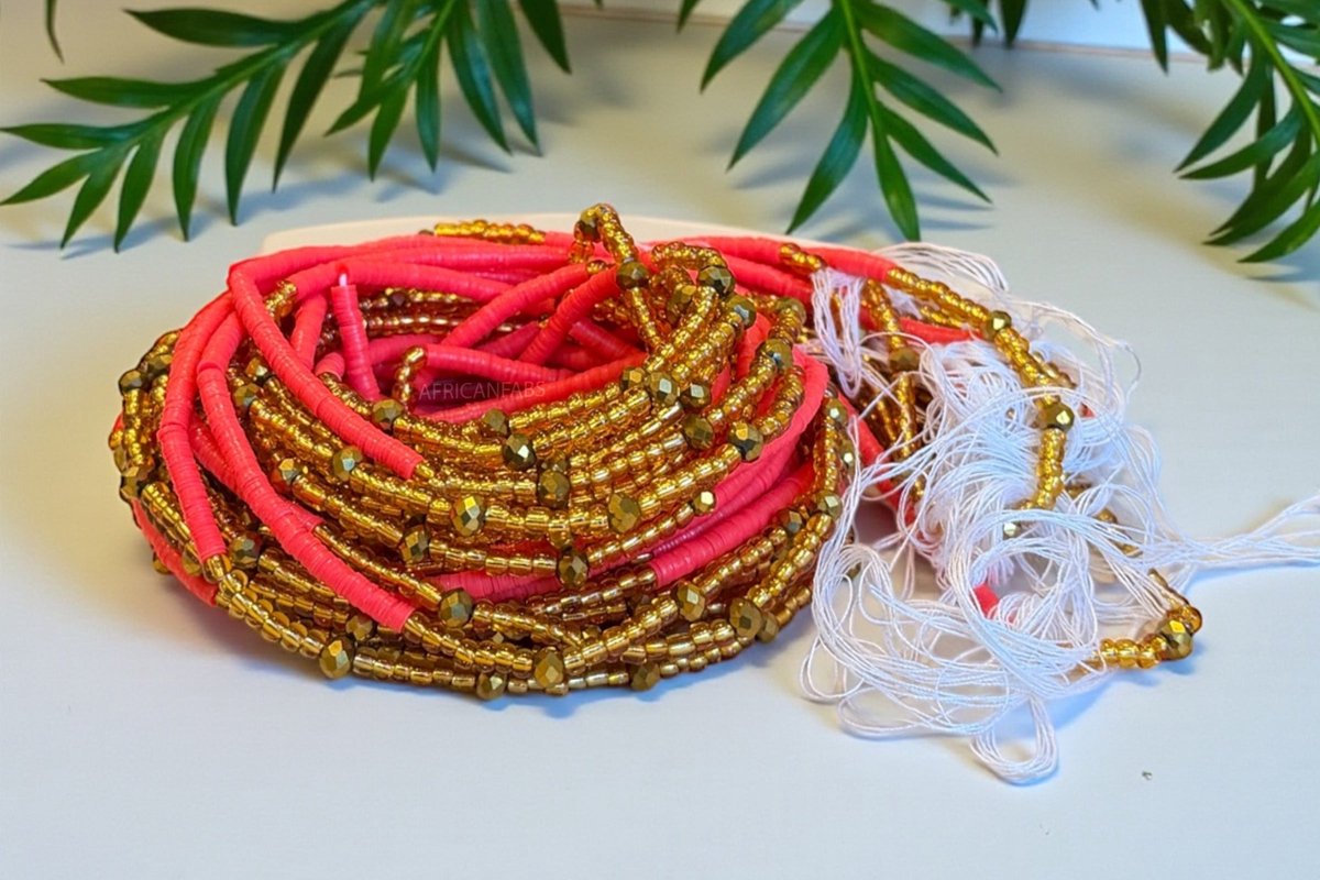 AfricanFabs® Waist Beads / Afrikaanse Heupketting - Osatome - Koraalroze-rood met goud (Traditioneel niet-elastisch koord) - Buikketting - Taille ketting