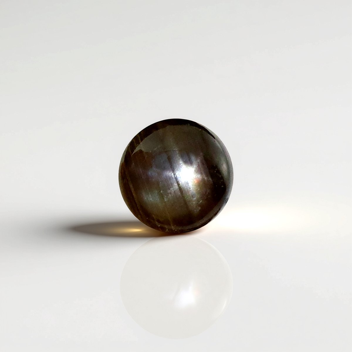 Cavill - Zwarte Ster Saffier Edelsteen 0,495 ct - Ronde Thaise Cabochon 5mm - Hoogwaardige Sieraden - Feest Sieraad - Mystieke Reflectie