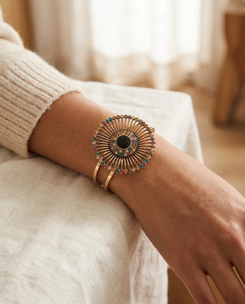 Dorvina Bronzen Armband Authentiek Sieraad Gekleurde Kristallen Steen Bewerkt Zon Model Vintage Dames Manchet Armband