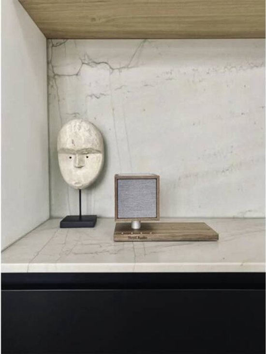 Tivoli Audio - Revive - Bluetooth speaker - draadloze Qi-oplader - Walnoot/Grijs van Tivoli Audio — afbeelding 2