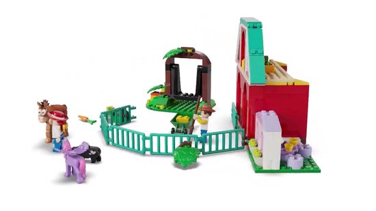LEGO® Disney et Pixar Toy Story 5 Le ranch de Blaze 43304
