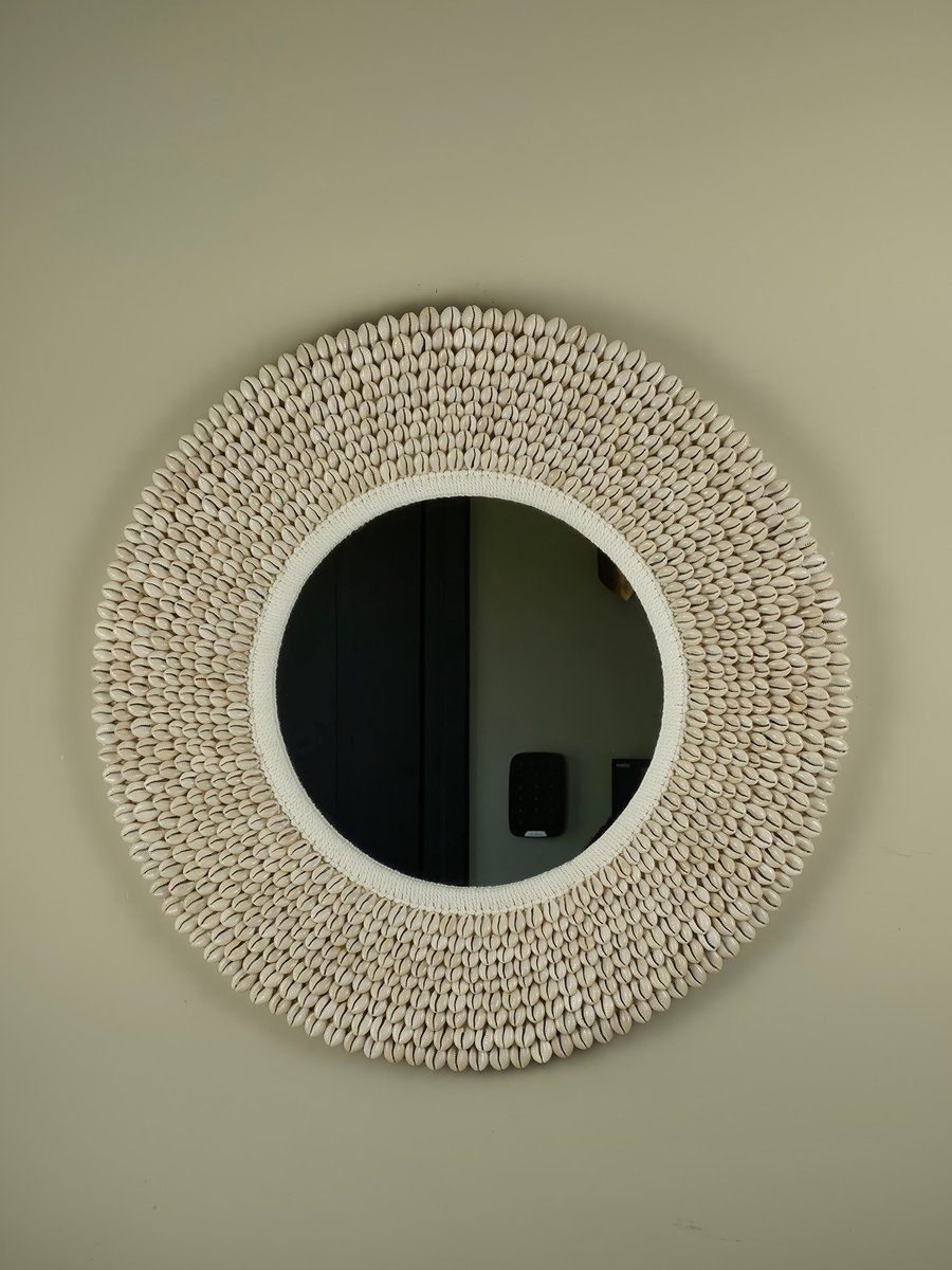 Blitzdeco Wandspiegel Rond - Harper - Handgemaakte Schelpenlijst - Licht Beige - 55cm