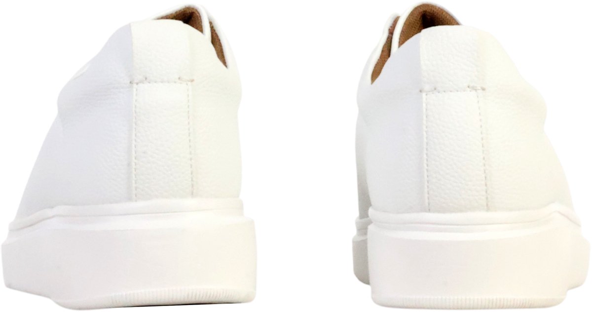 Lage sneakers met veters