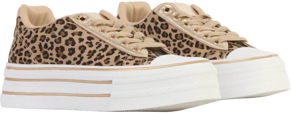 Sneakers met veters