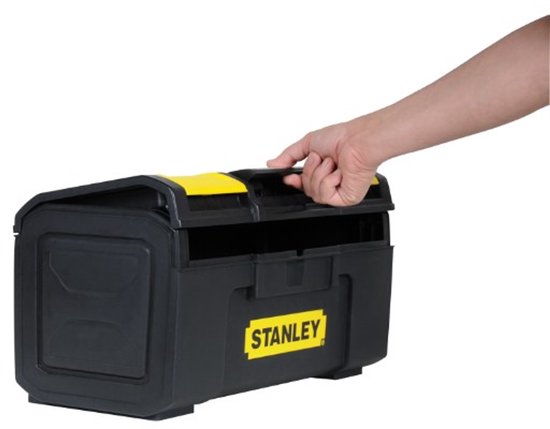 Zwarte Stanley gereedschapskoffer met gele accenten, handvat en een openklapbare deksel.