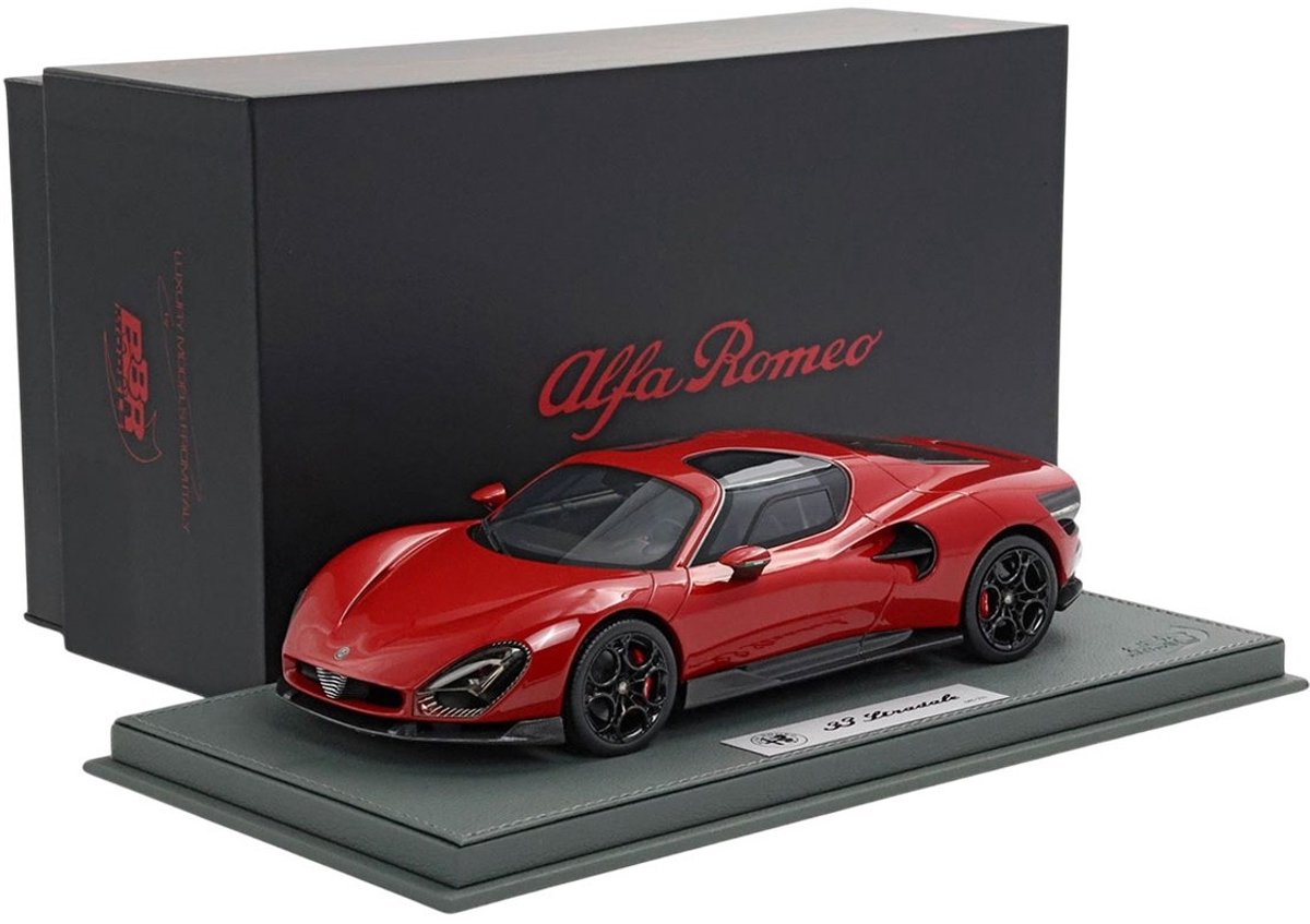 Alfa Romeo 33 Stradale - 1:18 - BBR