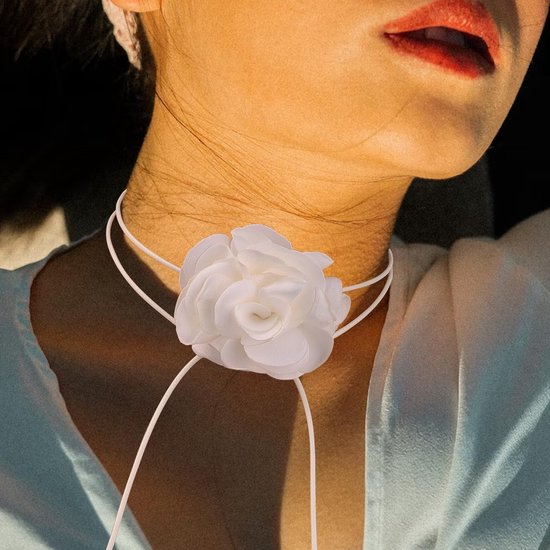 Elegante Vintage Bloemen Choker, Verstelbare Boho Ketting met Rozen voor Dames en Meisjes, Perfect voor Bruiloften en Feestjes — afbeelding 2