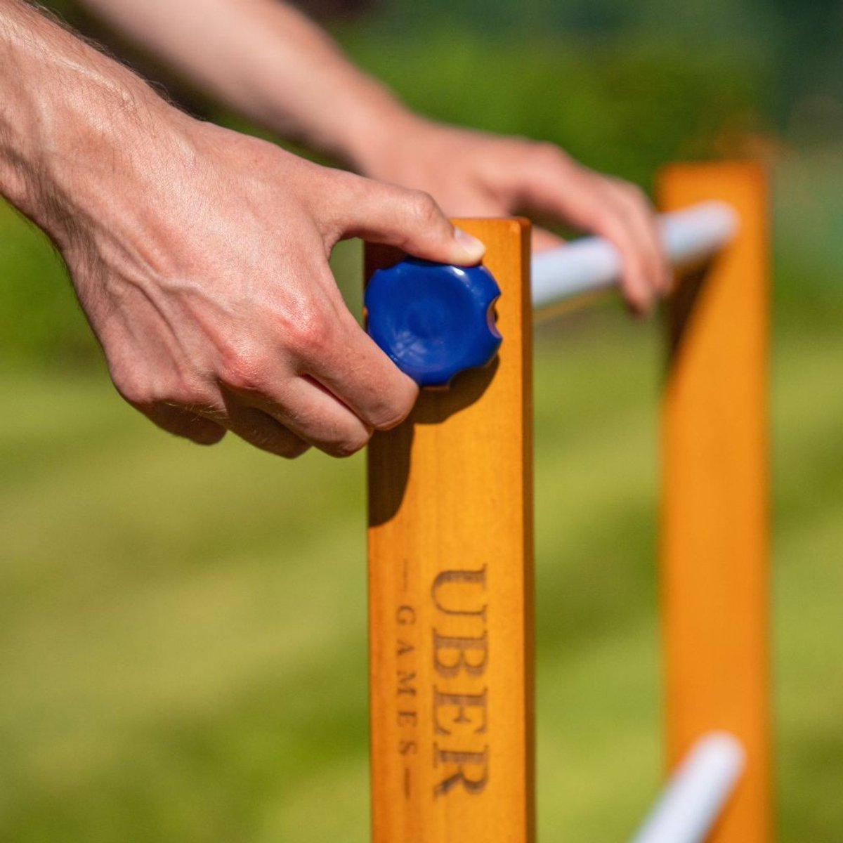 Ubergames - Laddergolf spel - 4 persoons - Harde Golf Ballen - Zwart/Wit/Groen/Grijs - Hardhout - Met Tas