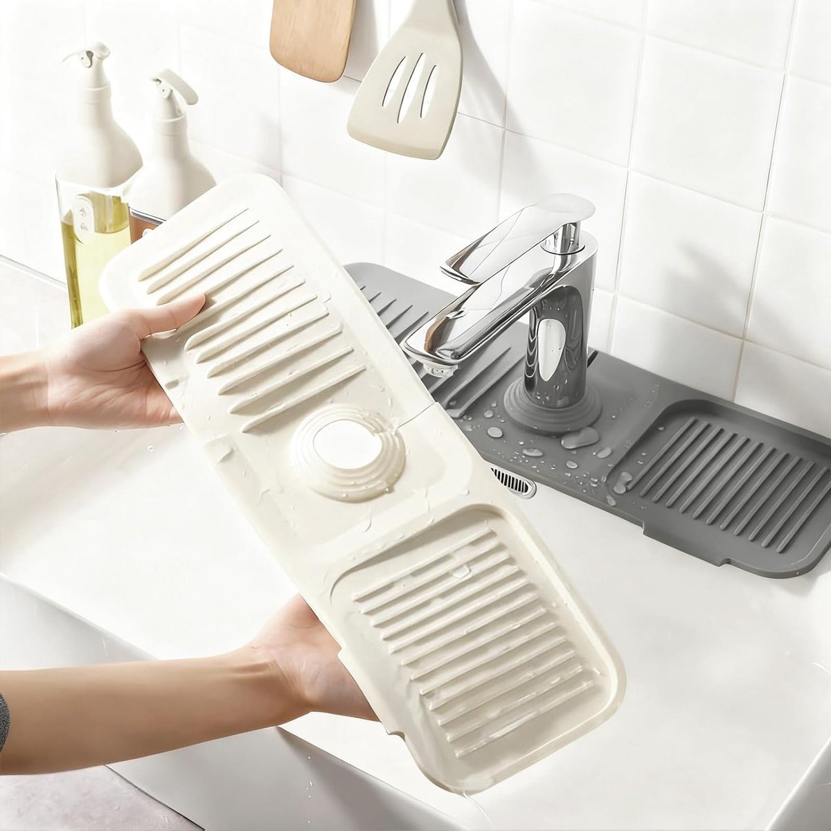 Waterafvoermat voor Keuken en Badkamer - 2 Stuks Vouwbare Silicone Matten voor Kraanbescherming, Spatbescherming en Druppelbescherming (39,5 x 11,7 x 1 cm)