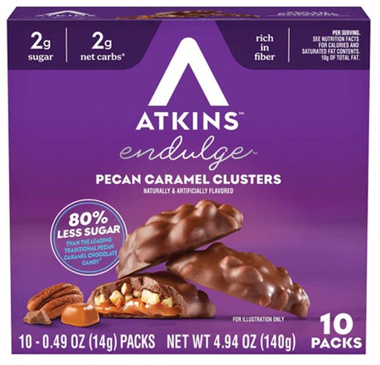 Verpakking van Atkins Pecan Caramel Clusters, 10 verpakkingen met 80% minder suiker.