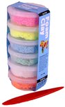 Een verpakking met 6 potjes Foam Clay in pastelkleuren: roze, geel, lichtblauw, mintgroen, wit en oranje. Met een rood boetseerwerktuigje.