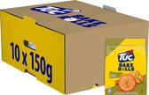 Doos met 10 zakken TUC Bake Rolls, smaak tomaat & olijf, 150g per zak.