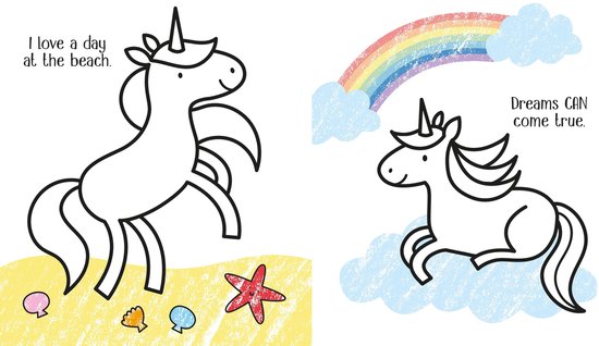 Een eenhoorn op het strand met schelpen en een sterrenvis, en een eenhoorn op een wolk onder een regenboog.