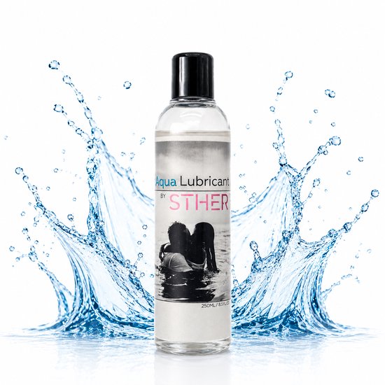 Aqua Lubricant by STHER 250ml met twee personen in het water en waterplonsen.