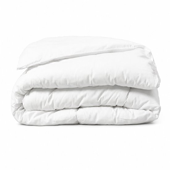 Wit, gevouwen microvezel dekbed met een grijze rand, 240x220cm.