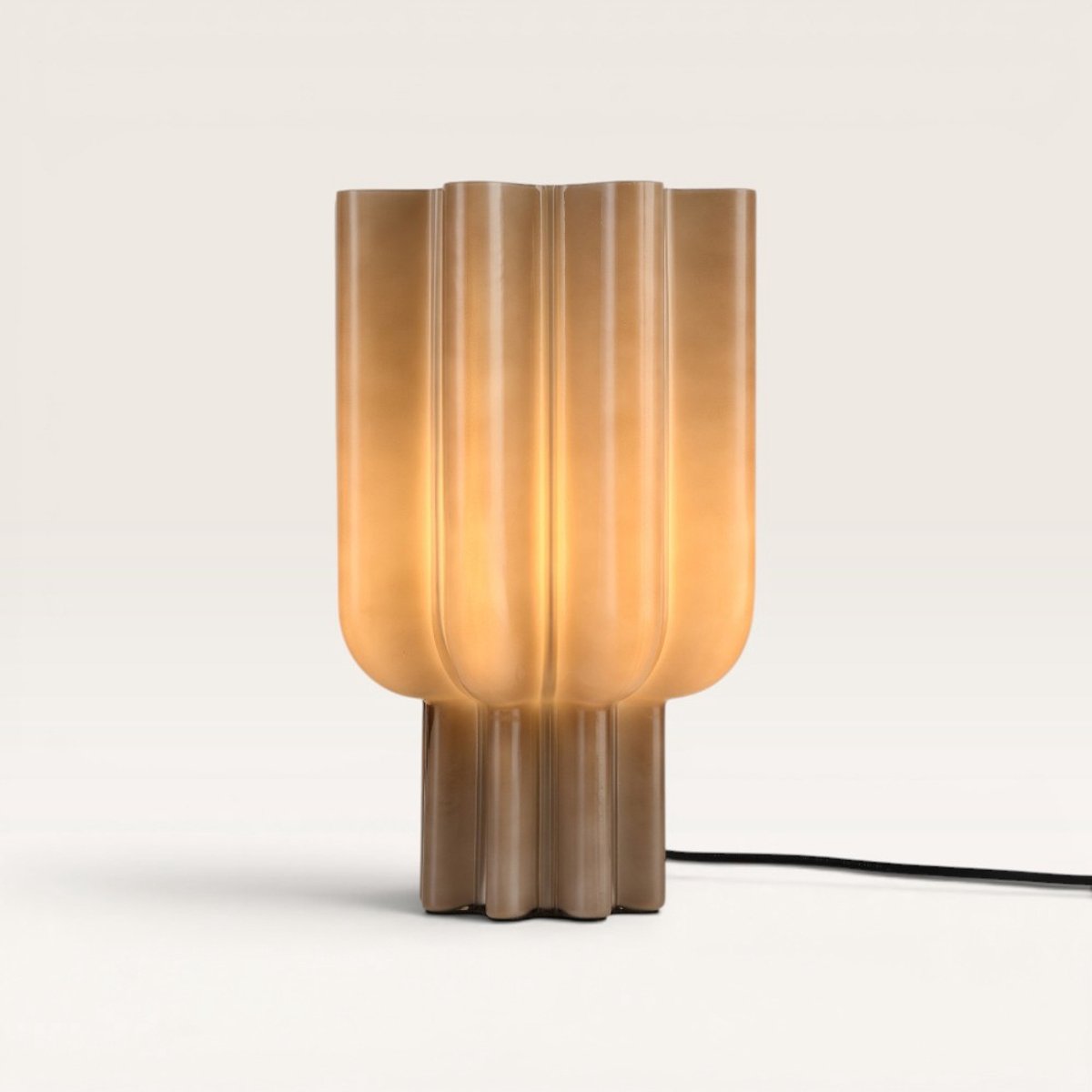Gessari - Glazen Tafellamp Beige 30 cm - E27 fitting - Tafellamp woonkamer - Eclectisch design - Geplooid glas - Met aan/uit-schakelaar