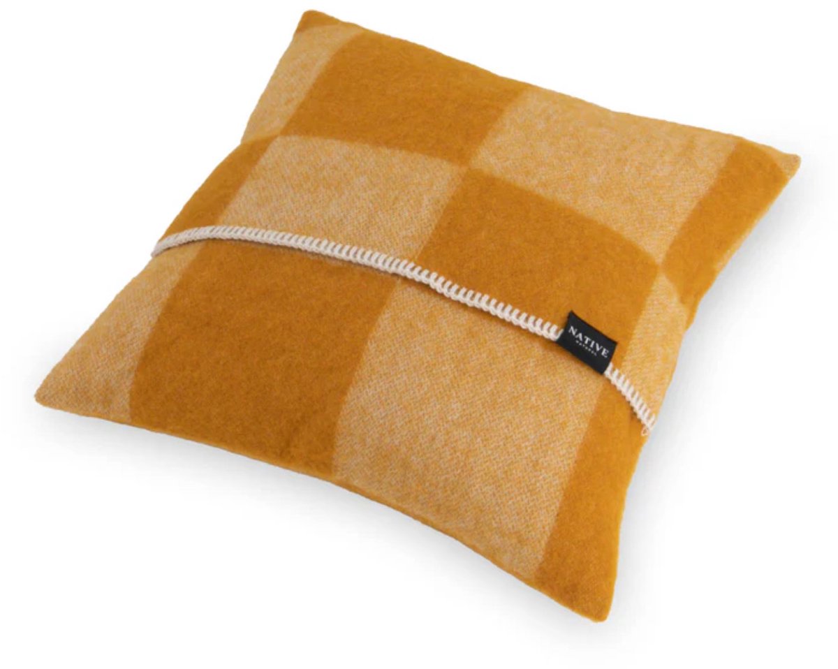 WOOOL® Kussen - CHECKERBOARD (Okergeel) - 45x45cm - 100% Wol