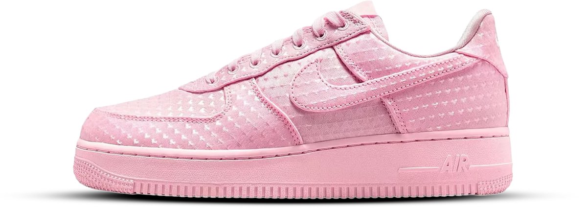 Nike Air Force 1 Low ‘Valentine’s Day ‘ . Wit