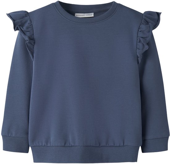 Blauwe sweater met ruches op de schouders.