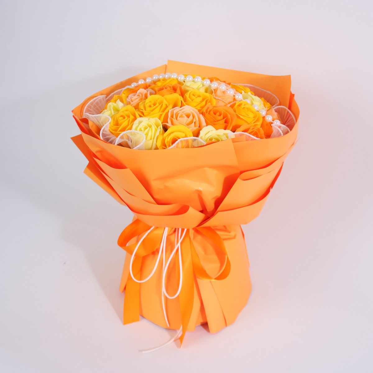 Kunstbloemen Boeket Gele en Oranje Rozen – Luxe Nepbloemen Boeket met Pareldecoratie en Cadeauverpakking – Kunstrozen Woondecoratie LA ROSELLE AMSTERDAM