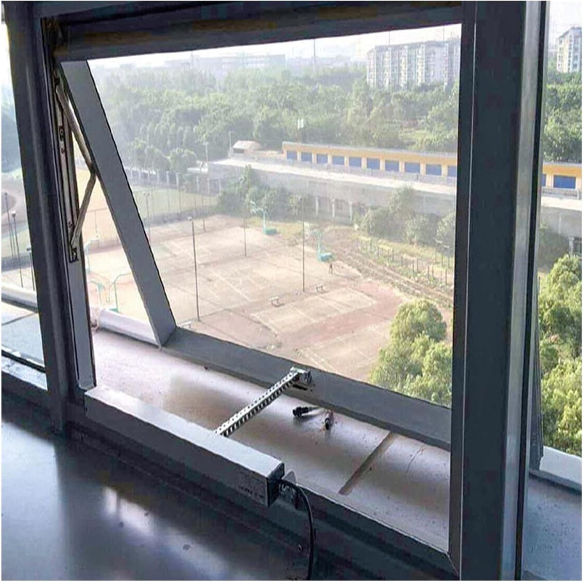 Elektrische Raamopener - Gemotoriseerde Ketting - Automatische Ventilatie - Stille Werking - 400mm - Zilver