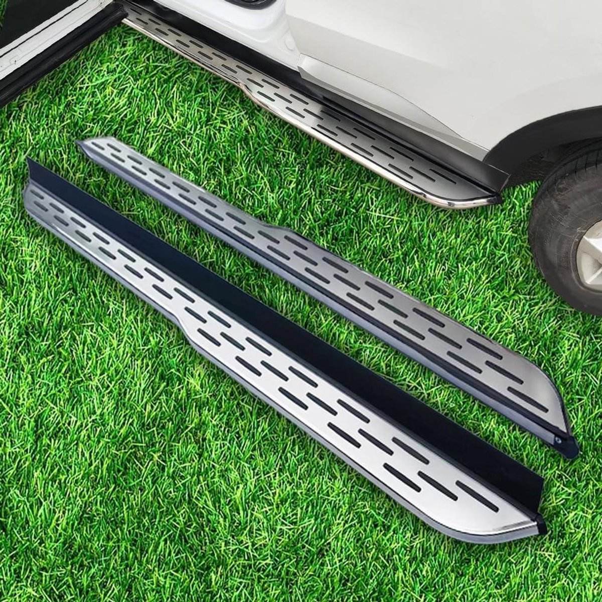 Treeplanken Set - Zijstappen Voertuig - Veilig Instappen - Universele Pasvorm - 2 Stuks - Zilver Aluminium