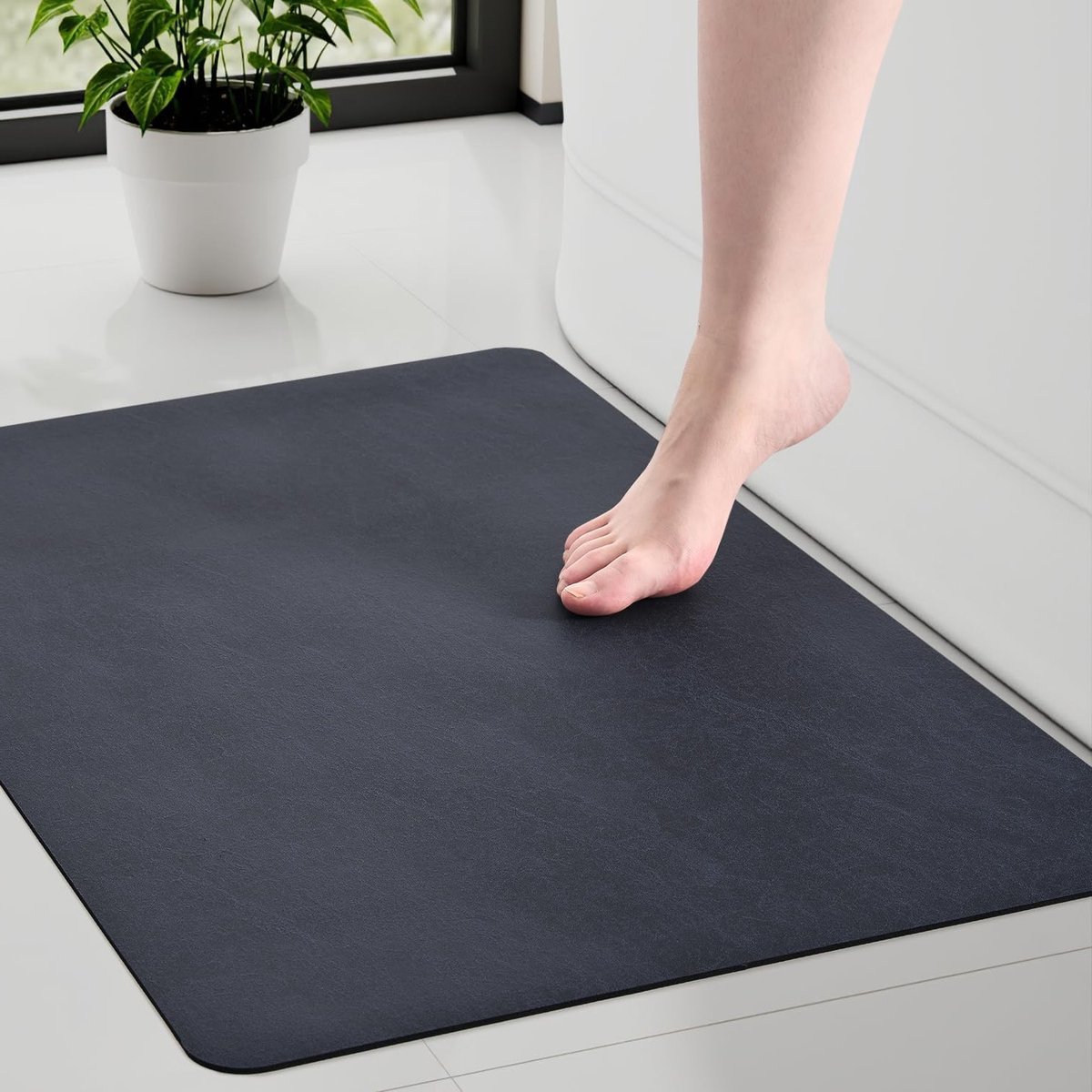 Super Absorbente Badmat, Antislip Douchematt, 40 x 60 cm, Wasbaar, Sneldrogend, Ideaal voor Badkuipen en Toiletten, Marineblauw