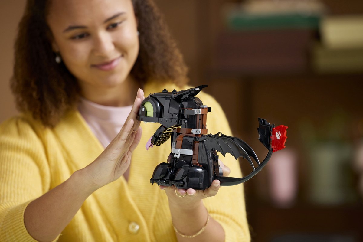 LEGO Icons Hoe Tem Je Een Draak: Tandloos - Bouwpakket voor Volwassenen - 10375 – foto 7